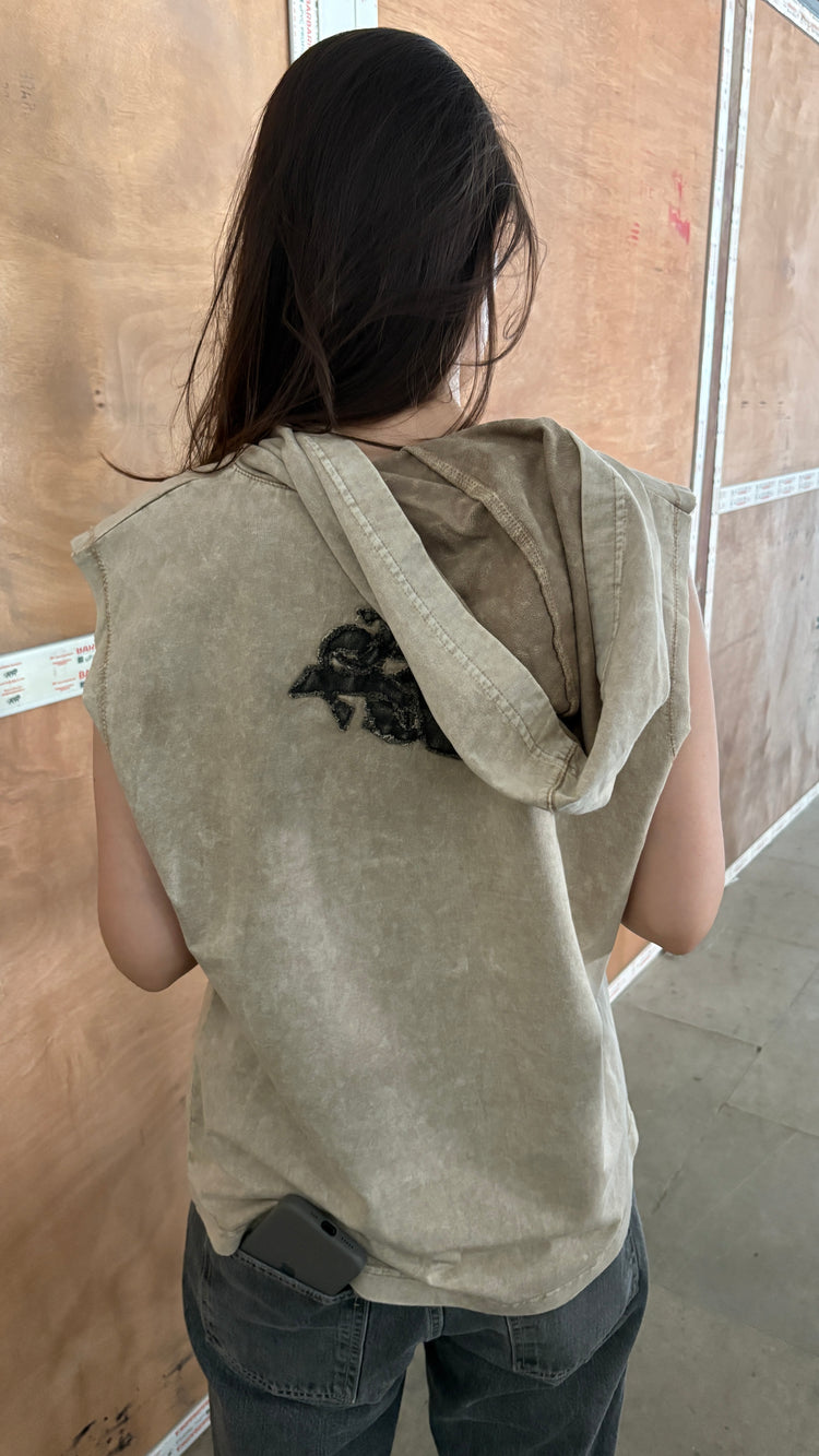 103 Hoodie Tank Sand