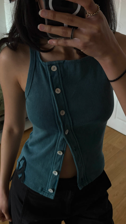 Boat Neck Tanks